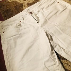 🐩 | White Skinny Jeans SIZE 15
